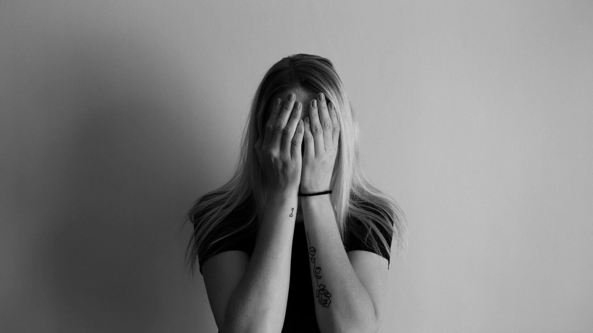 5 Powerful Tips To Overcome Body Dysmorphia 1 self improvement self doubt