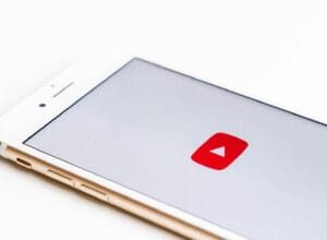 3 Damn Good Reasons To Rethink Watching Vs Reading In Today’s Video Obsessed World 22 Watching vs Reading - Why Video Is Not Always The Answer