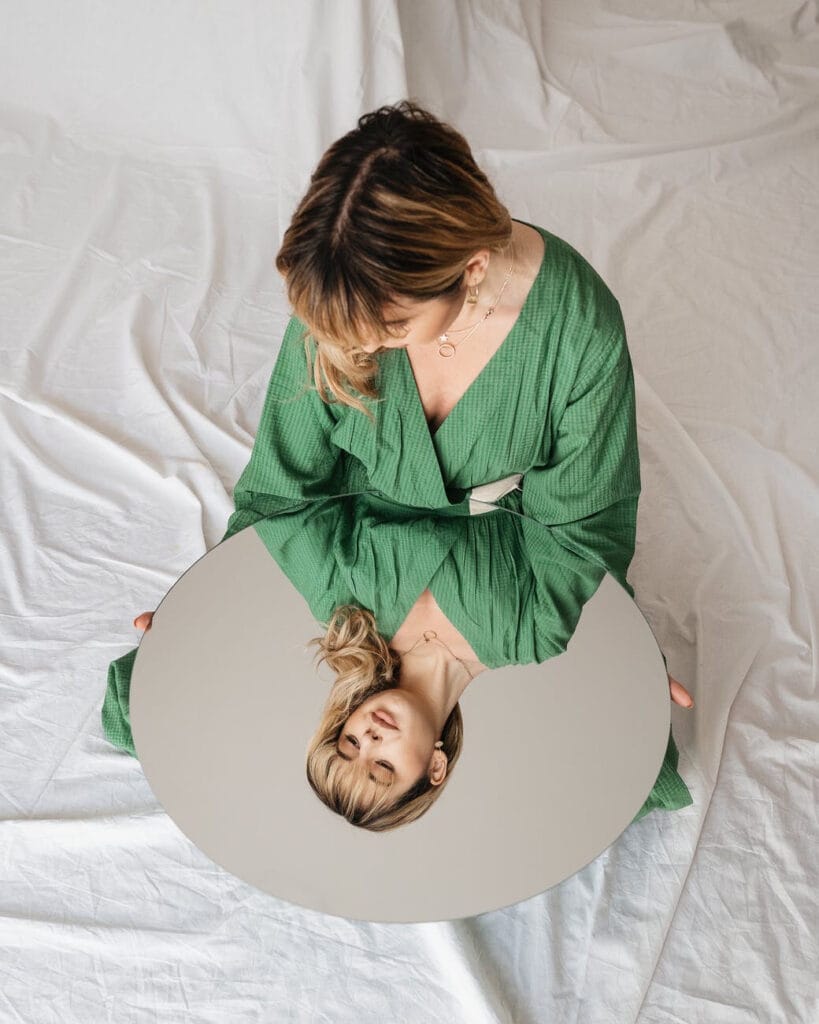 5 Powerful Tips To Overcome Body Dysmorphia 2 Body Dysmorphia Mirror Image